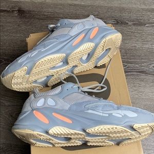 Yeezy Inertia 700 V1 size 12